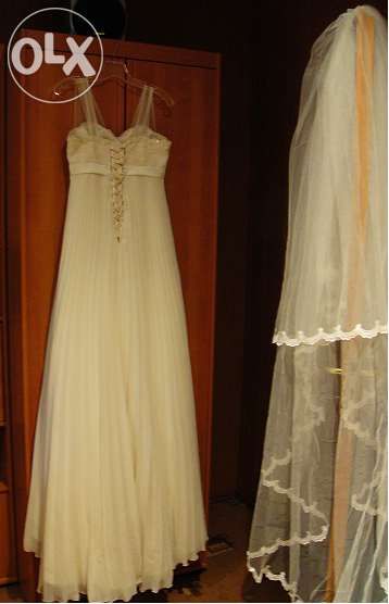 Suknia ślubna wraz z welonem