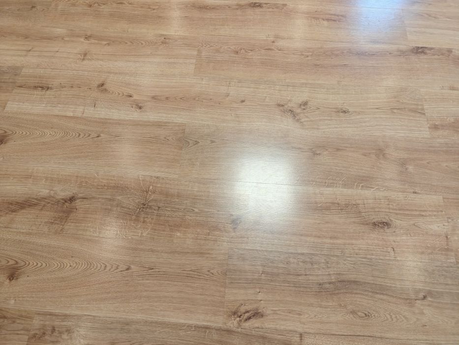 Panele podłogowe 70 m2 i listwy