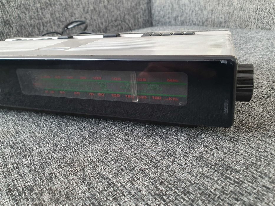 Stary zabytkowy radiobudzik MBO eu 1850 stereo