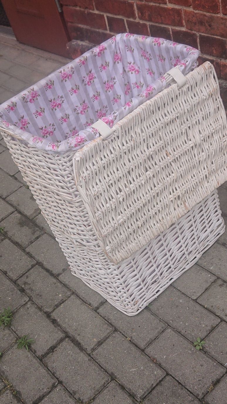 Kosz wiklinowy w bardzo dobrym stanie
