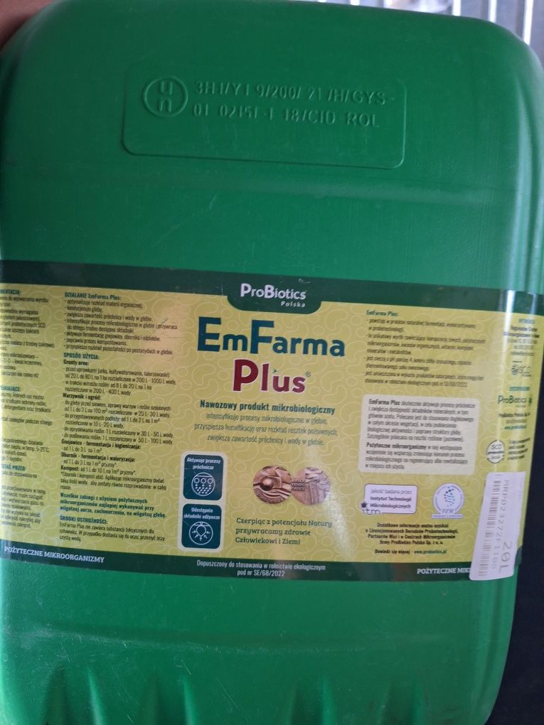 Srodek em farma plus 20l