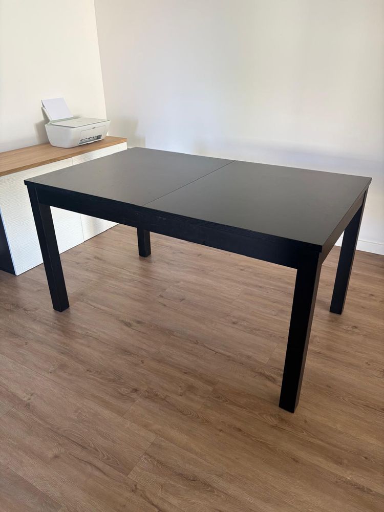 Mesa e conjunto de cadeiras IKEA