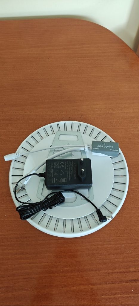 MIKROTIK ROUTERBOARD CAP AX (cAPGi-5HaxD2HaxD) Access Point wzmacniacz