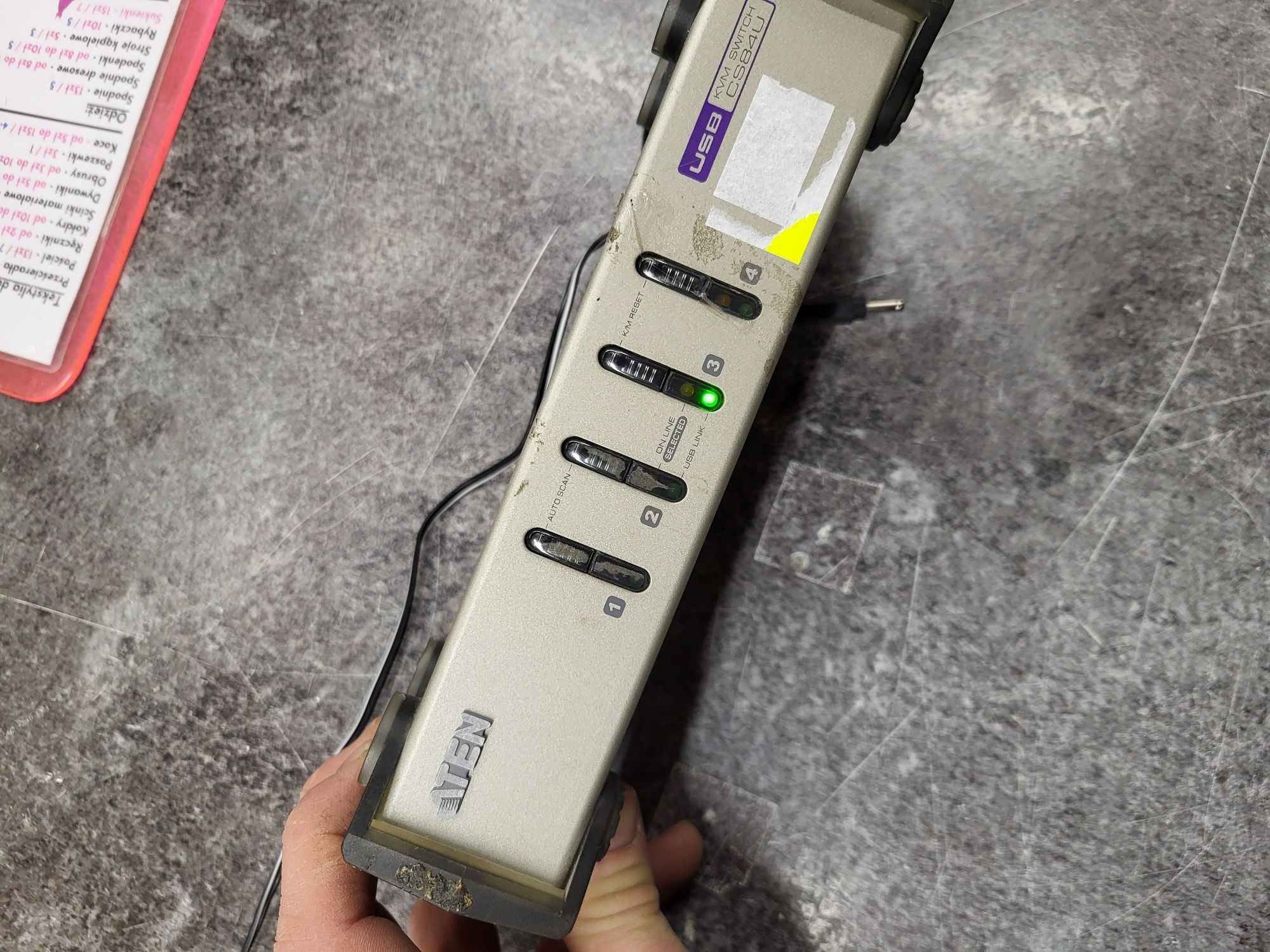 Przełącznik KVM ATEN CS84U 4-portowy PS/2-USB - UŻYWANY