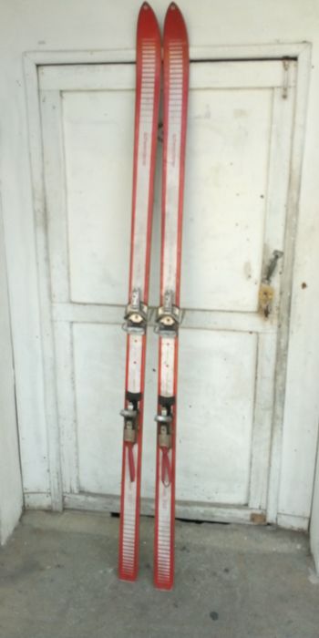 Skis para neve sem guias.