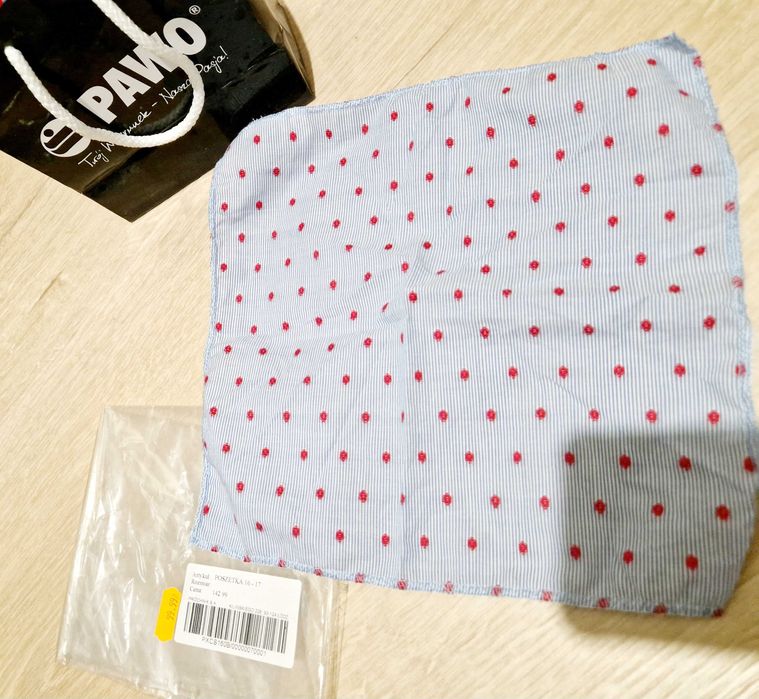 Butonierka chusteczka poszetka NOWA próchnik modna blekitna w kropki