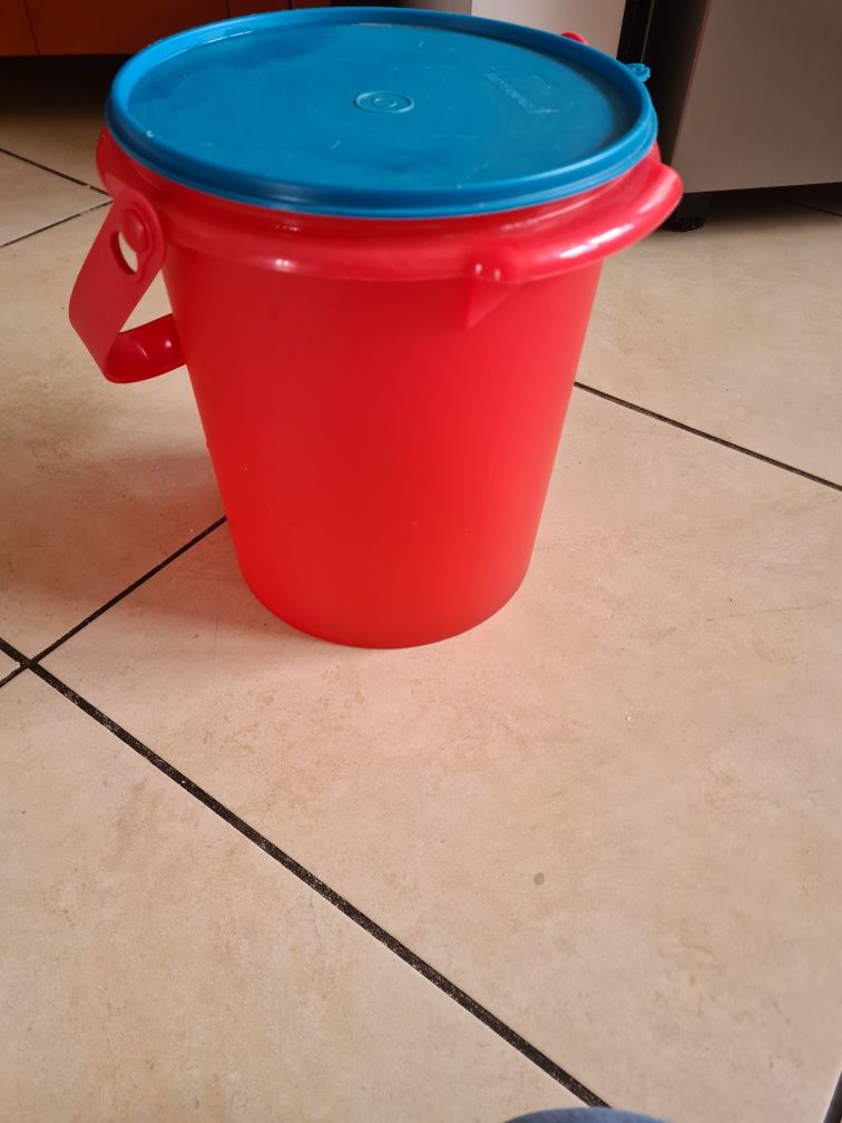 Tupperware wiadro do kiszenia