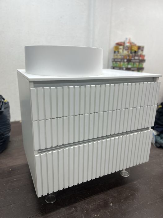 Тумба с умывальником чашей, акрыловый камень, фурнитура blum