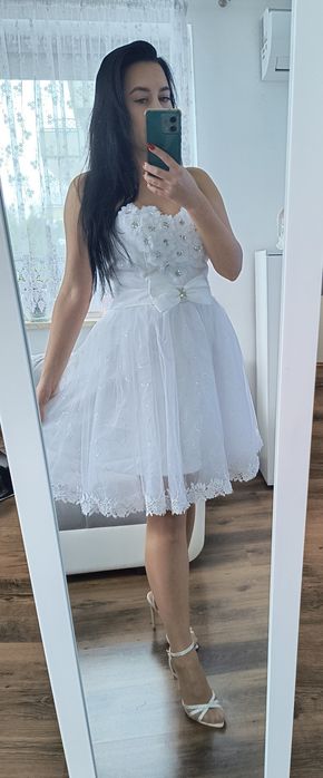 Biała suknia ślubna