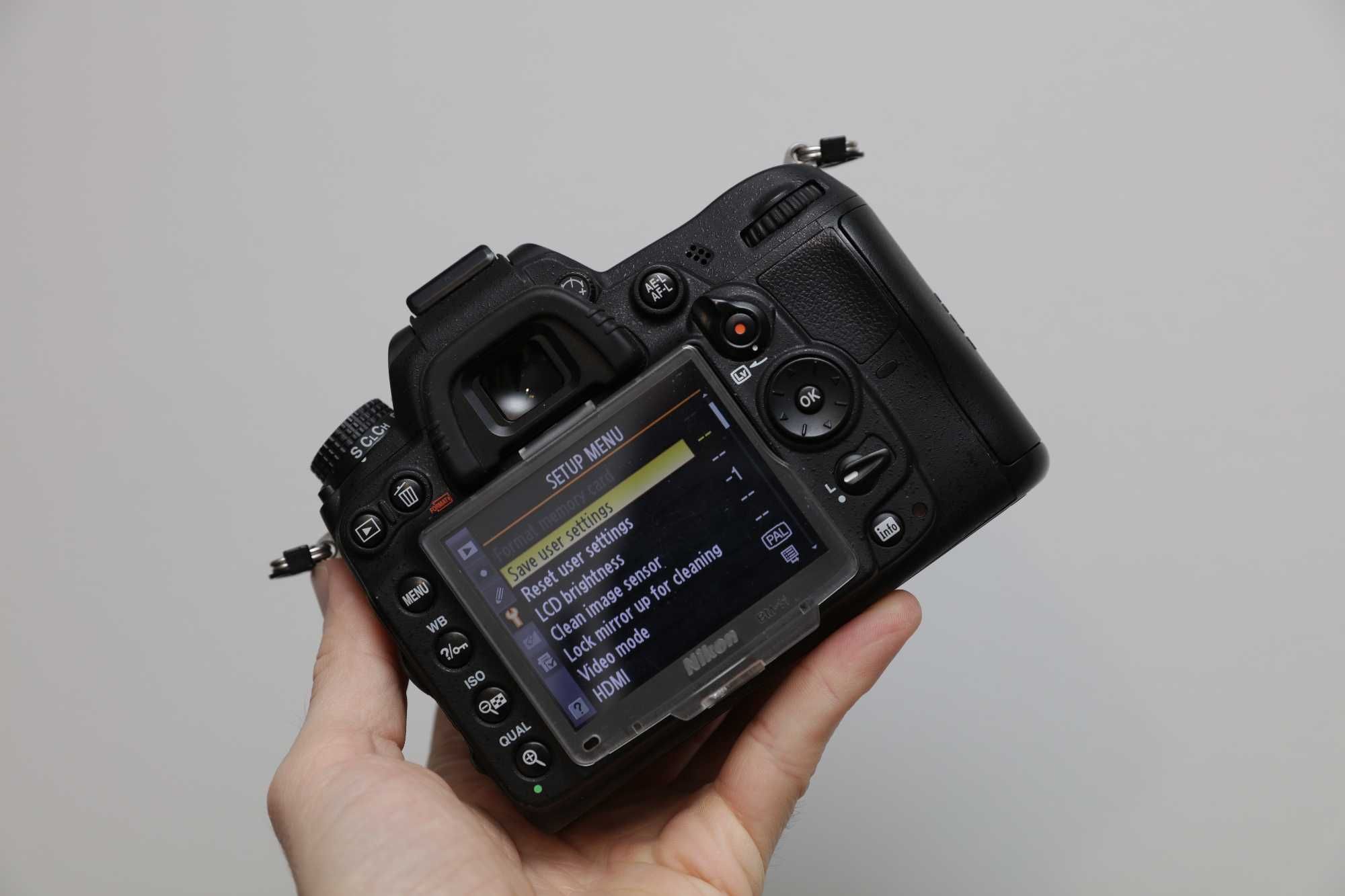 Nikon D7000 | DX | 16MP | Sensor Sony | Full HD