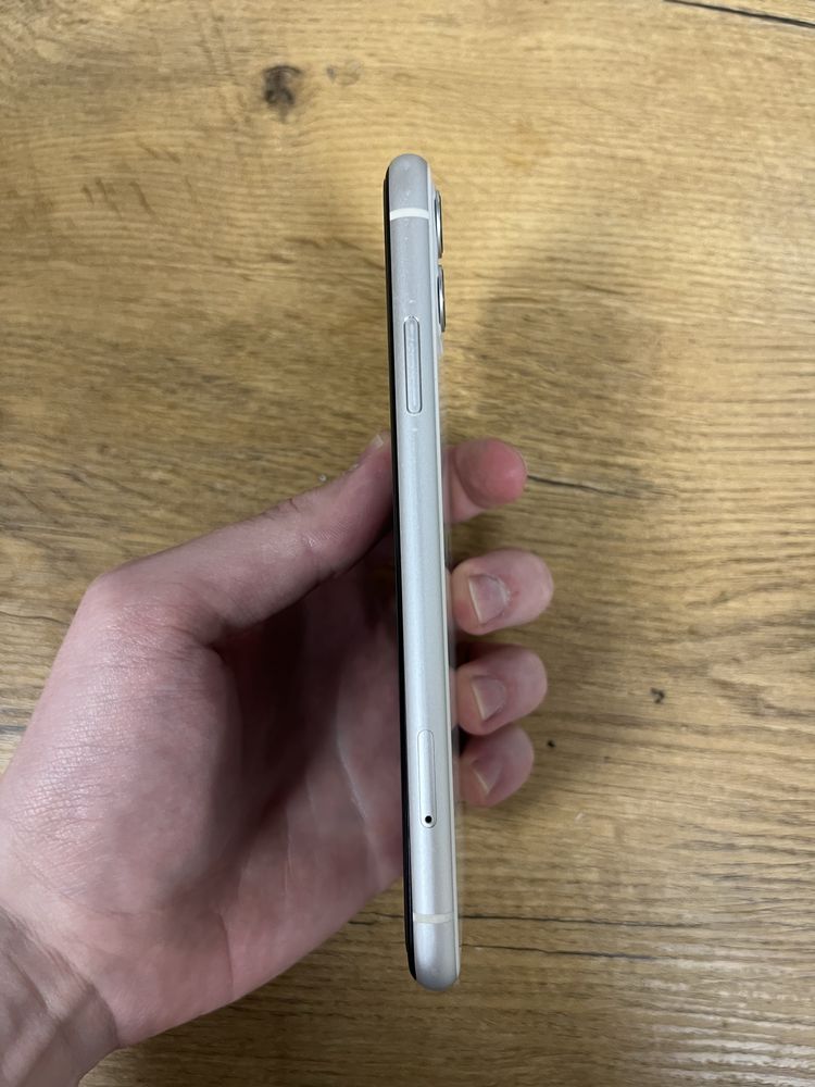 iPhone 11 128.