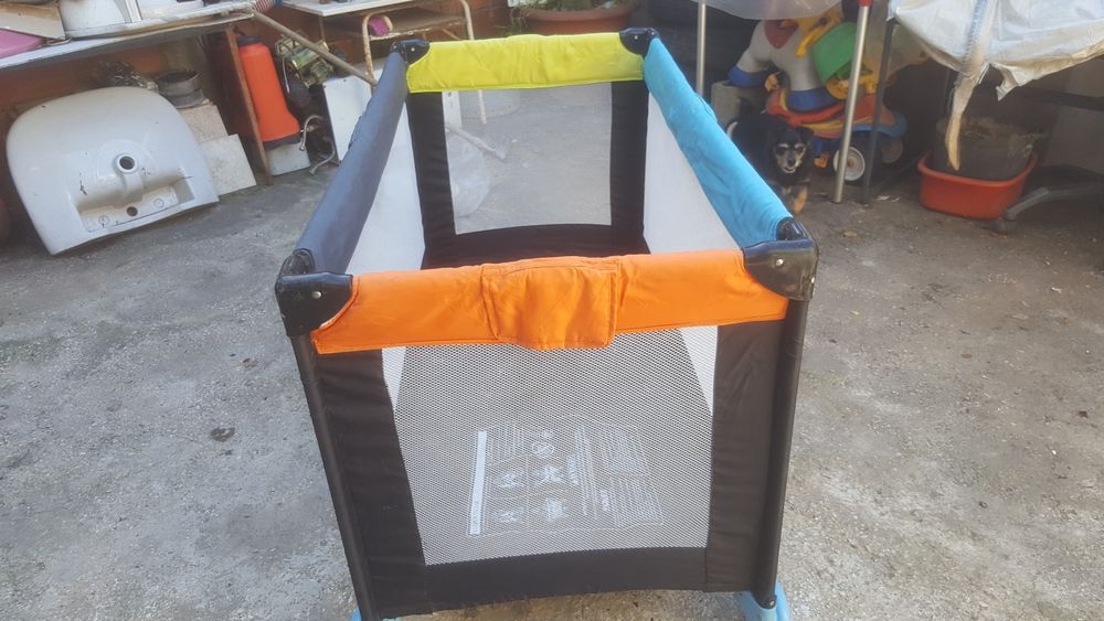 Cama ou parque de viagem para criança