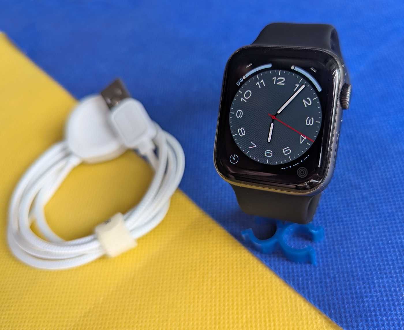 Apple Watch Series 5 44 мм США батарея 88% уцінка подряпини + 3D скло