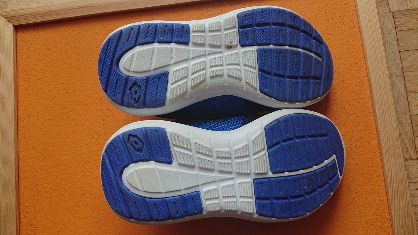 Buty dziecięce LOTTO, sportowe, memory foam, rozm 30