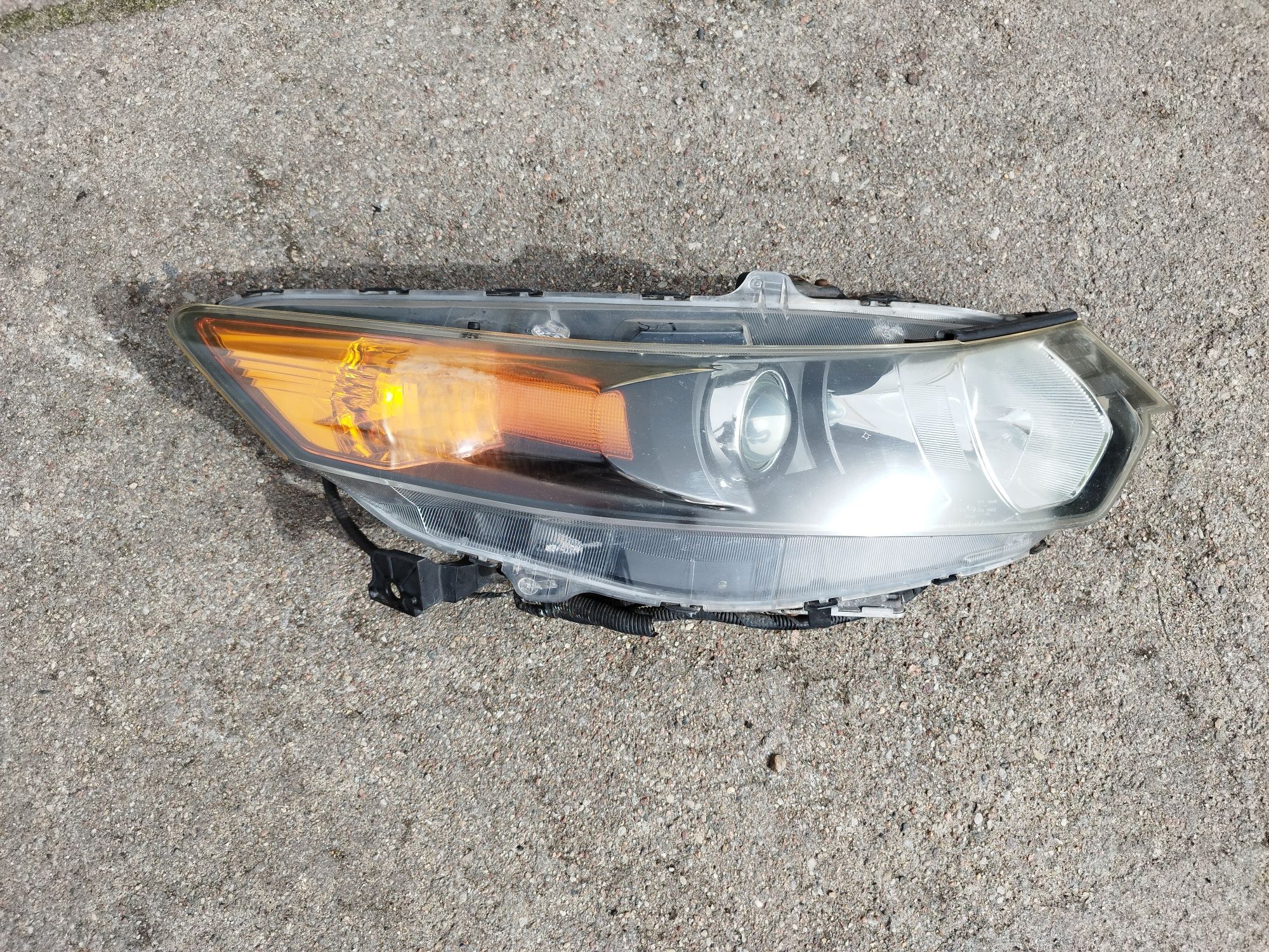 Honda Accord VIII 08-10 Lampa Przednia Prawa Pasażera Przód Ksenon