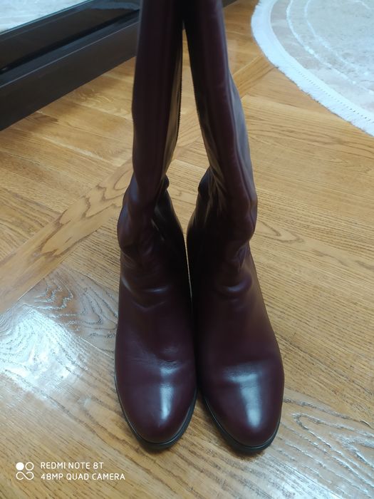 Продам жіночі осінні шкіряні чоботи розмір 37