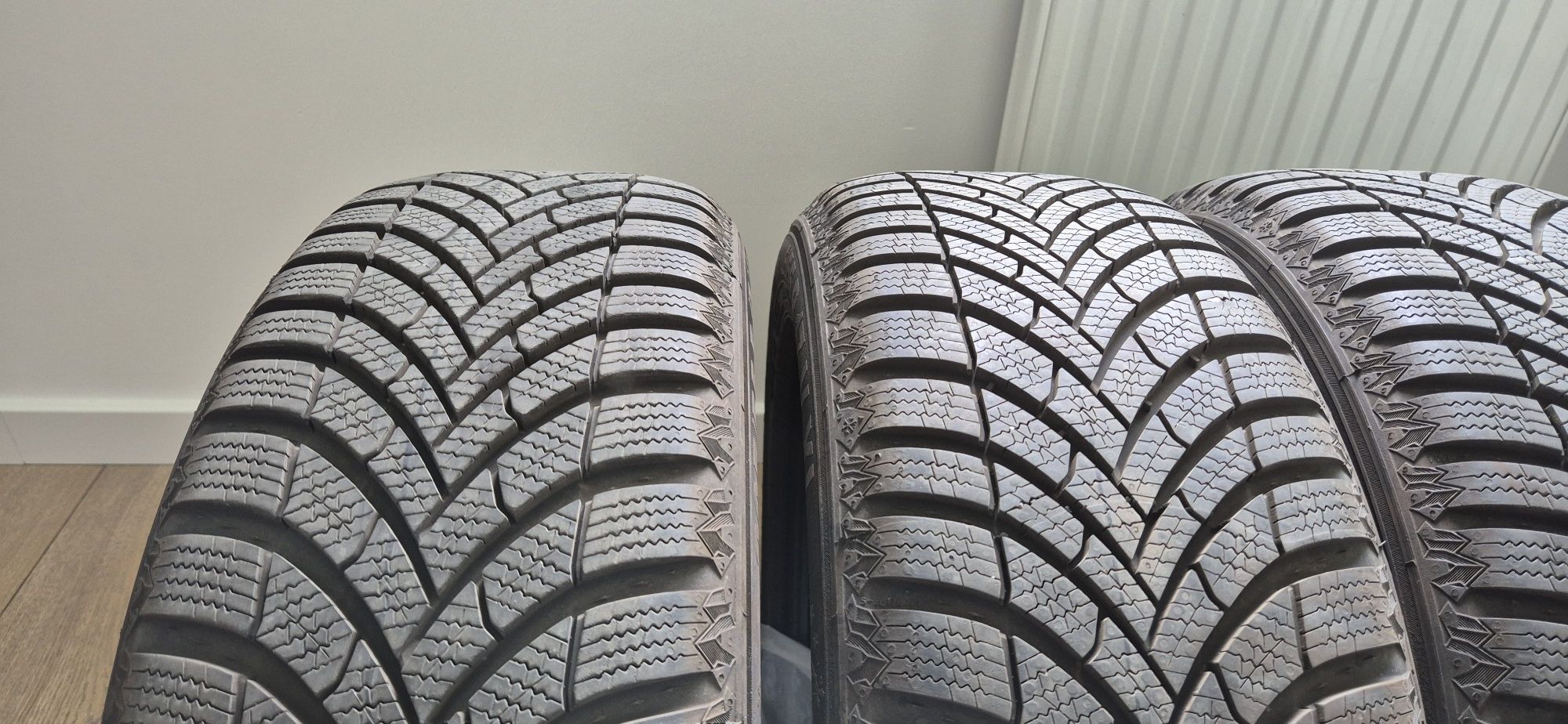 205/55 R17 95V XL DOT 1524 Semperit opony zimowe