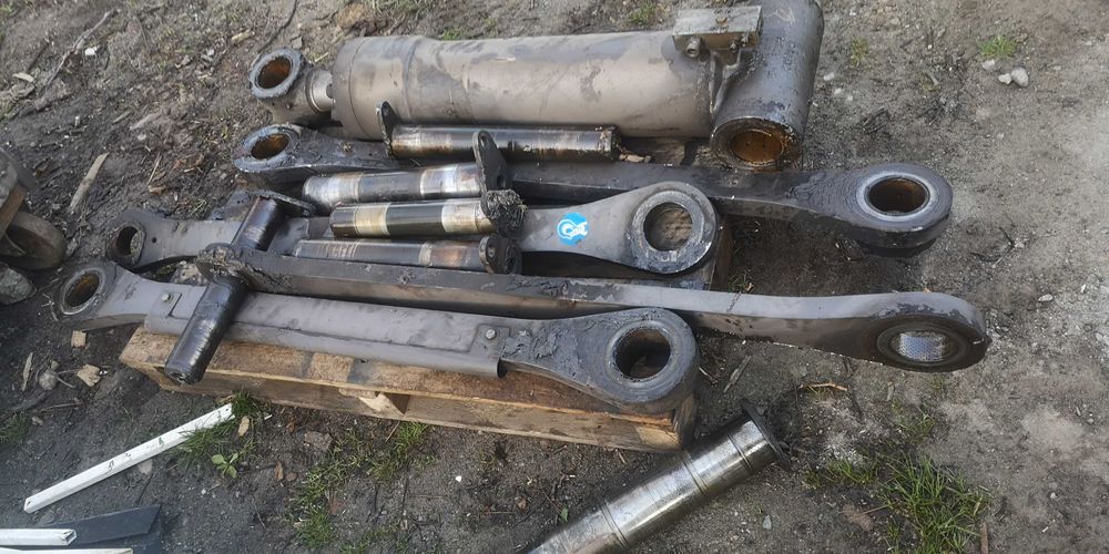 Wysiegnik siłownik łyżka mecalac