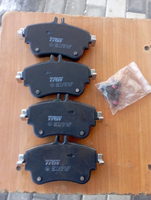 Тормозні колодки Мерседес W176, W242,W246