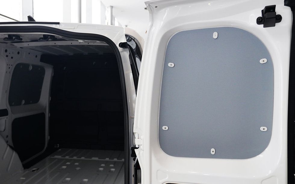 Zabudowa Volkswagen Caddy Cargo L1 (od 2021) Boczki Busa
