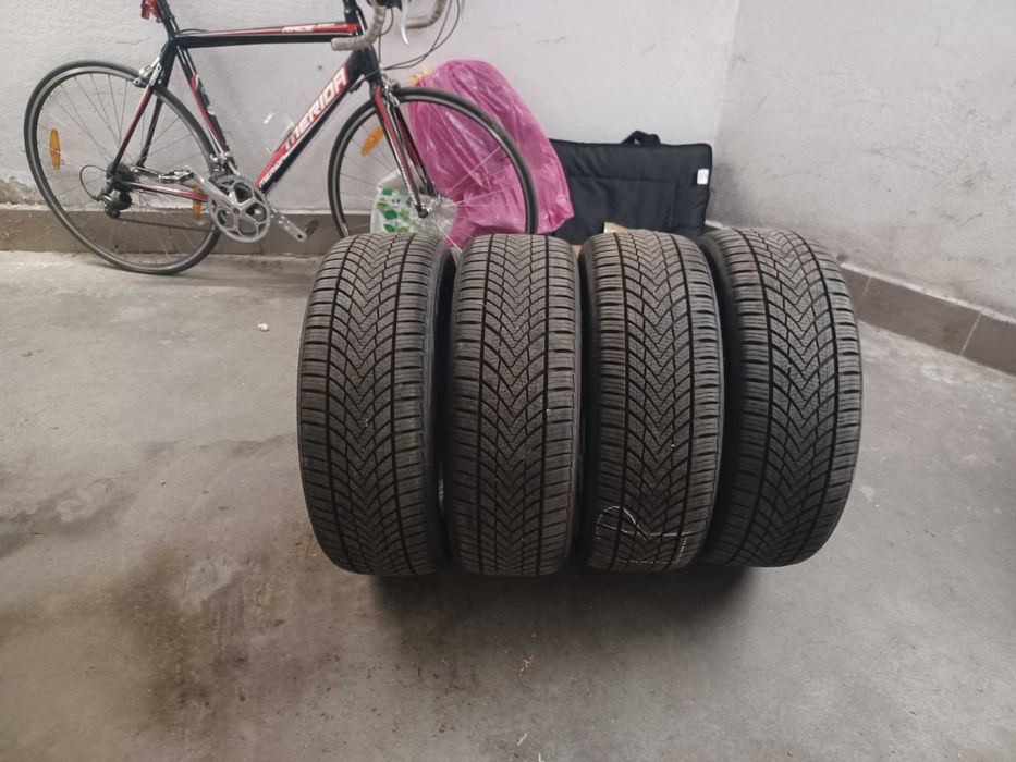 sprzedam 4 opony wielosezonowe 215/50//18, stan idealny