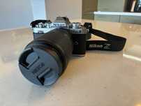 Nikon Z fc + 16–50 mm + 50–250 mm + lampa + akcesoria Stan idealny