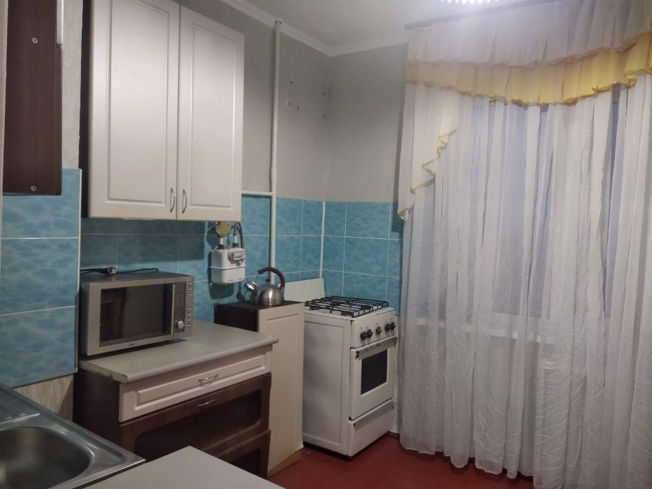 Подобово‌ ‌1‌ ‌кімн.‌ ‌на‌ ‌Курсовій,‌‌ 35