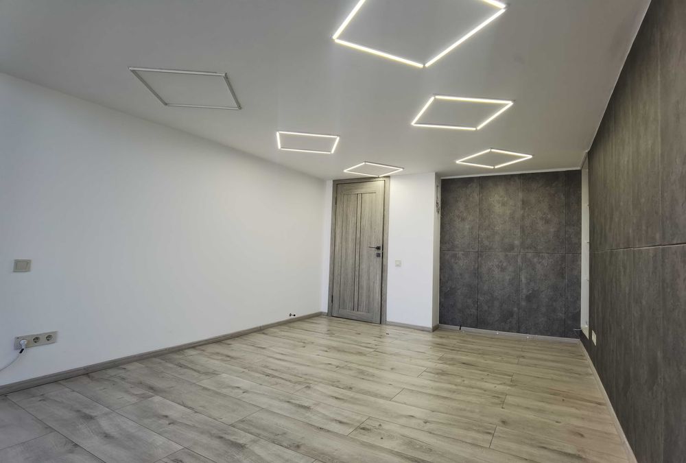 Отличный офис 23 кв.м. с кондиционером и панорамным видом на Позняках!