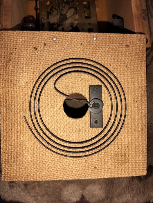 Obudowa z mechanizmem zegara z kukułką Majak