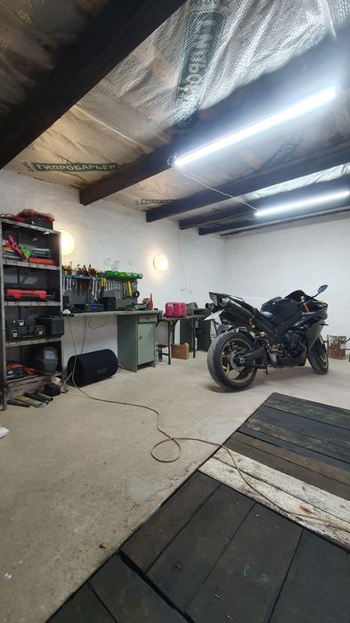 Ремонт мотоциклів, вирінювання вилок