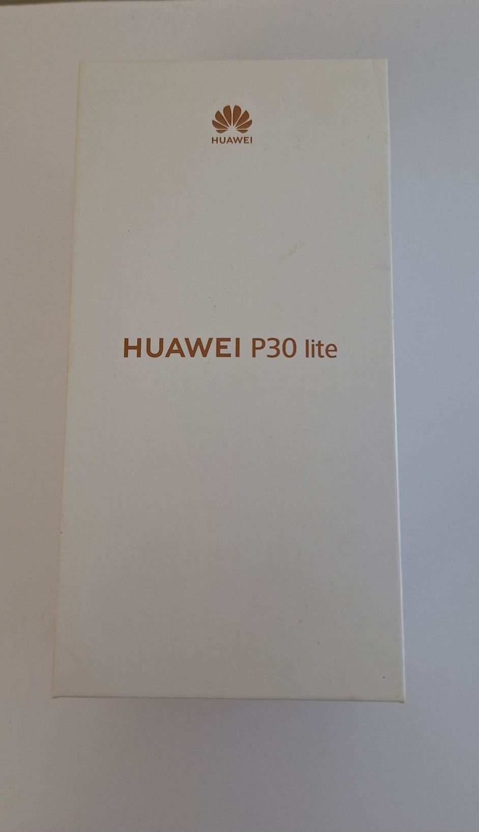Телефон Huawei P30 lite