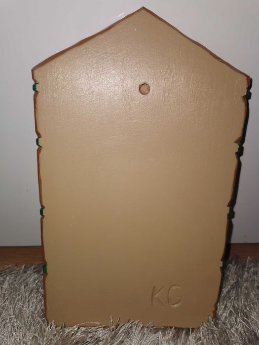 Płaskorzeźba kapliczka z drewna na ścianę