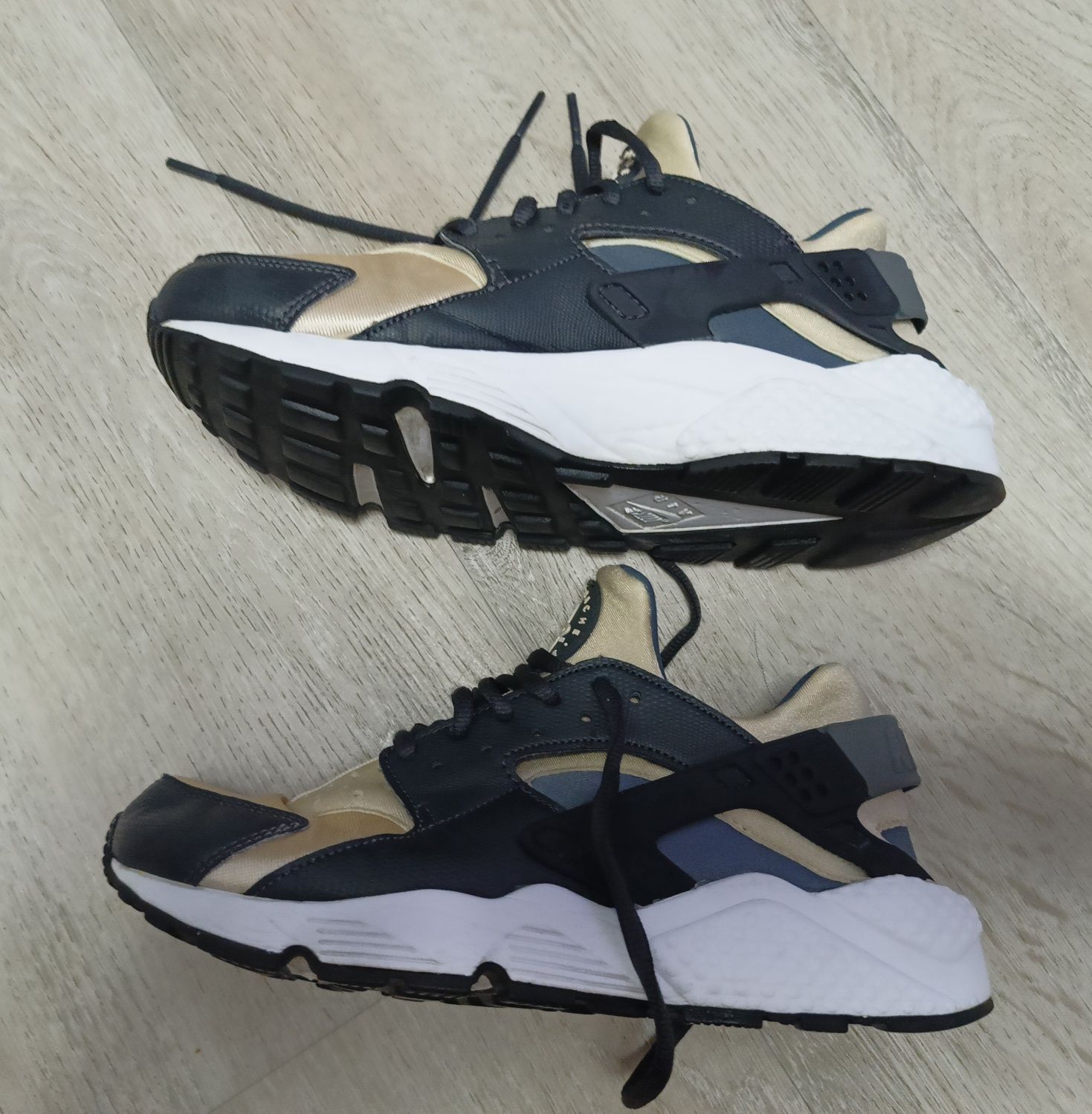 Buty huarache Nike Wmns Air Huarache Run "Anthracite"