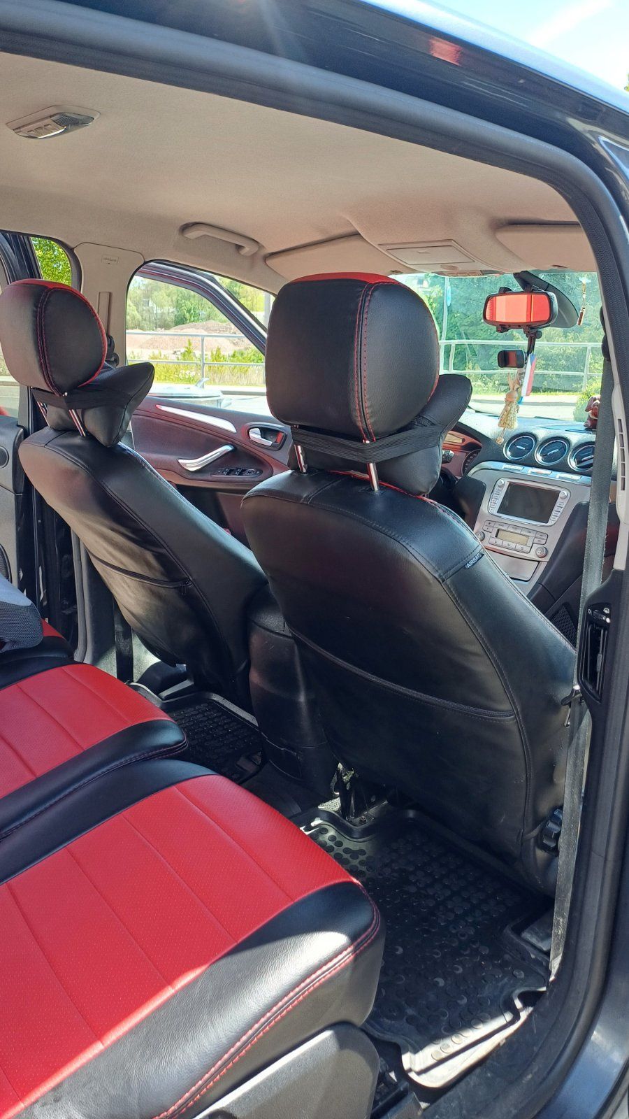 Ford s max 2009 року