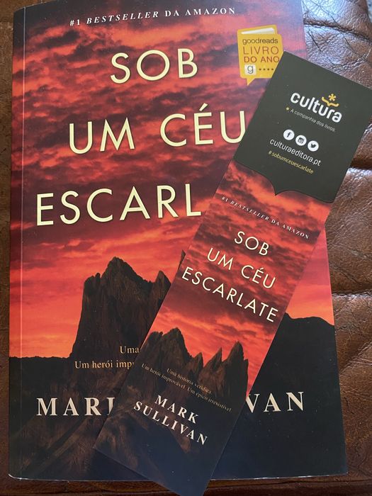 Livro Sob Um Ceu Escarlate - Mark Sullivan