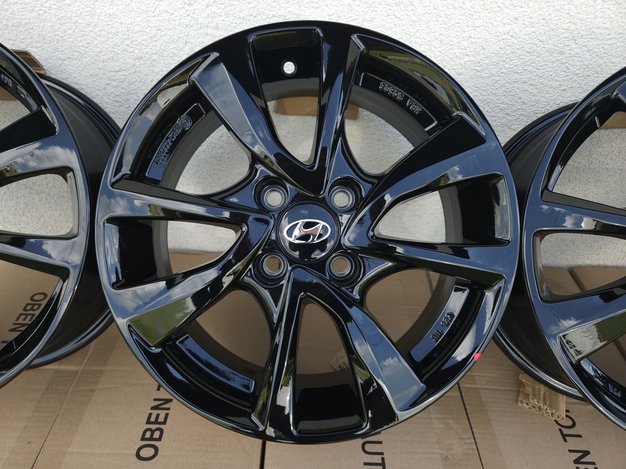 Hyundai i20 Felgi 15 " Nowe 4x100 i10 Czarne Alufelgi