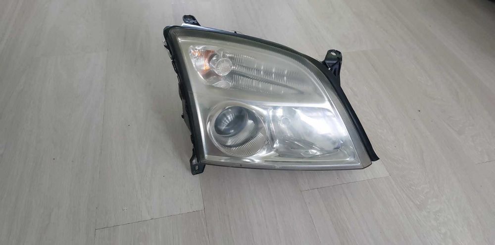 LAMPA PRZEDNIA PRAWA Opel Vectra C/Opel Signum Xenon Ksenon