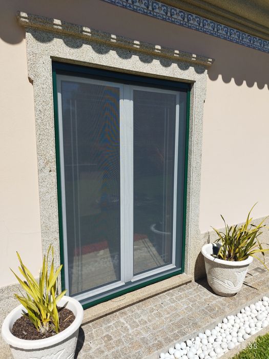 Reparacao e montagem de todo o tipo de estores