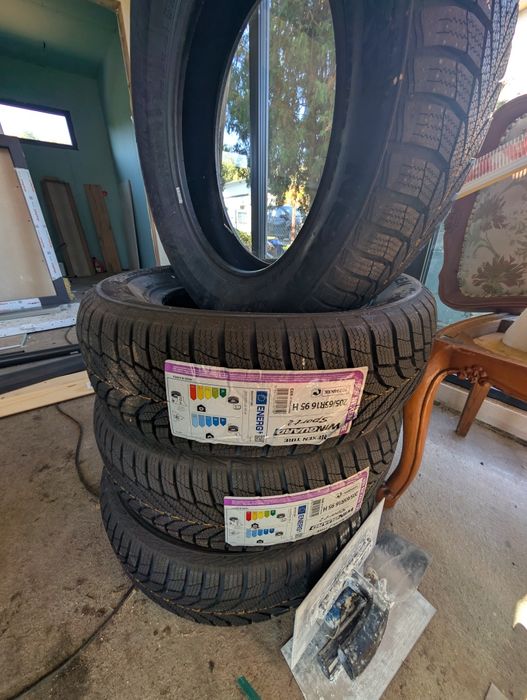 Opony zimowe Nexen Winguard Sport 2 205/65/16 H 95