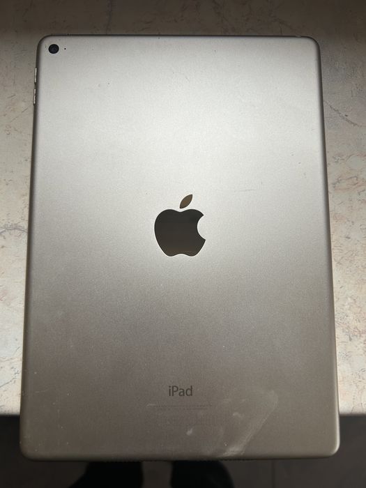 iPad A1566 uszkodzony