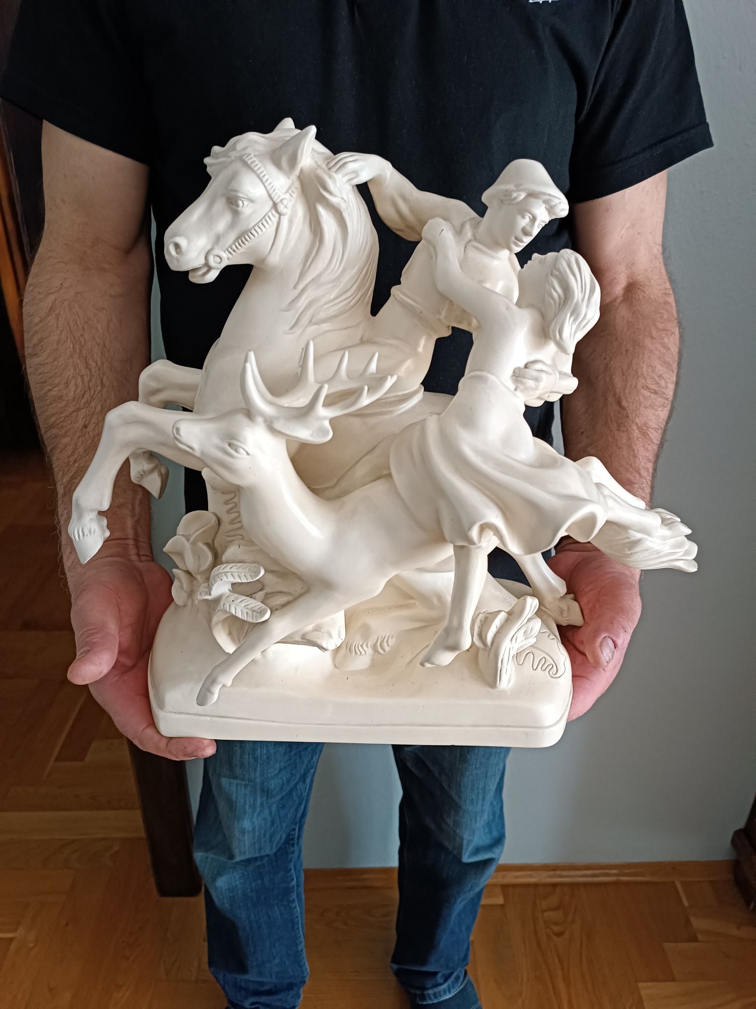 Ogromna figurka z czeskiej  porcelany