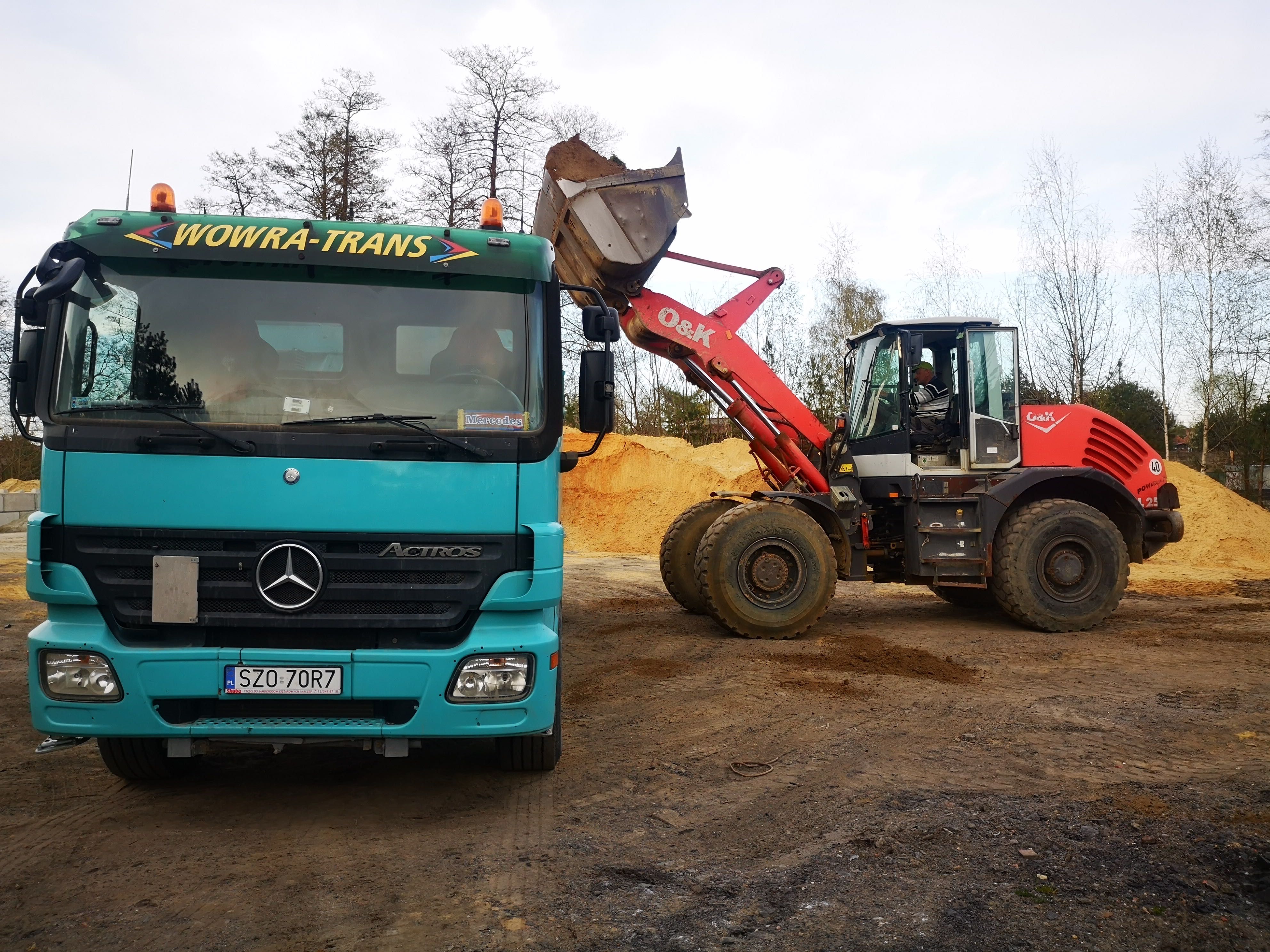 Tani piasek do fundamentów. Transport z piaskiem , pospółka , podsypka