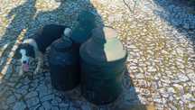 Potes de azeite em chapa