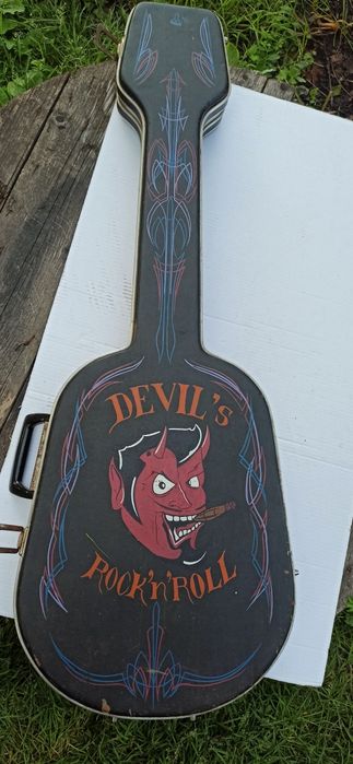 Кейс, кофр для електрогитары