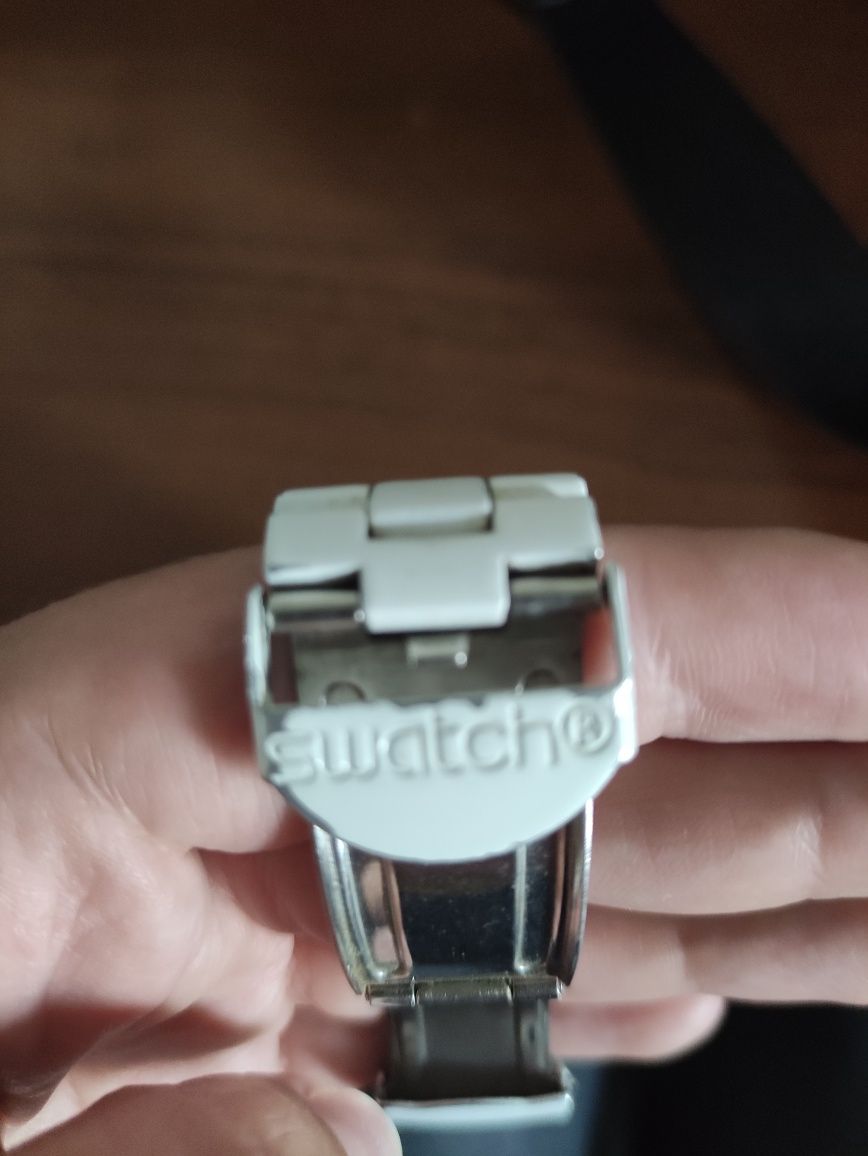 Продам часы Swatch