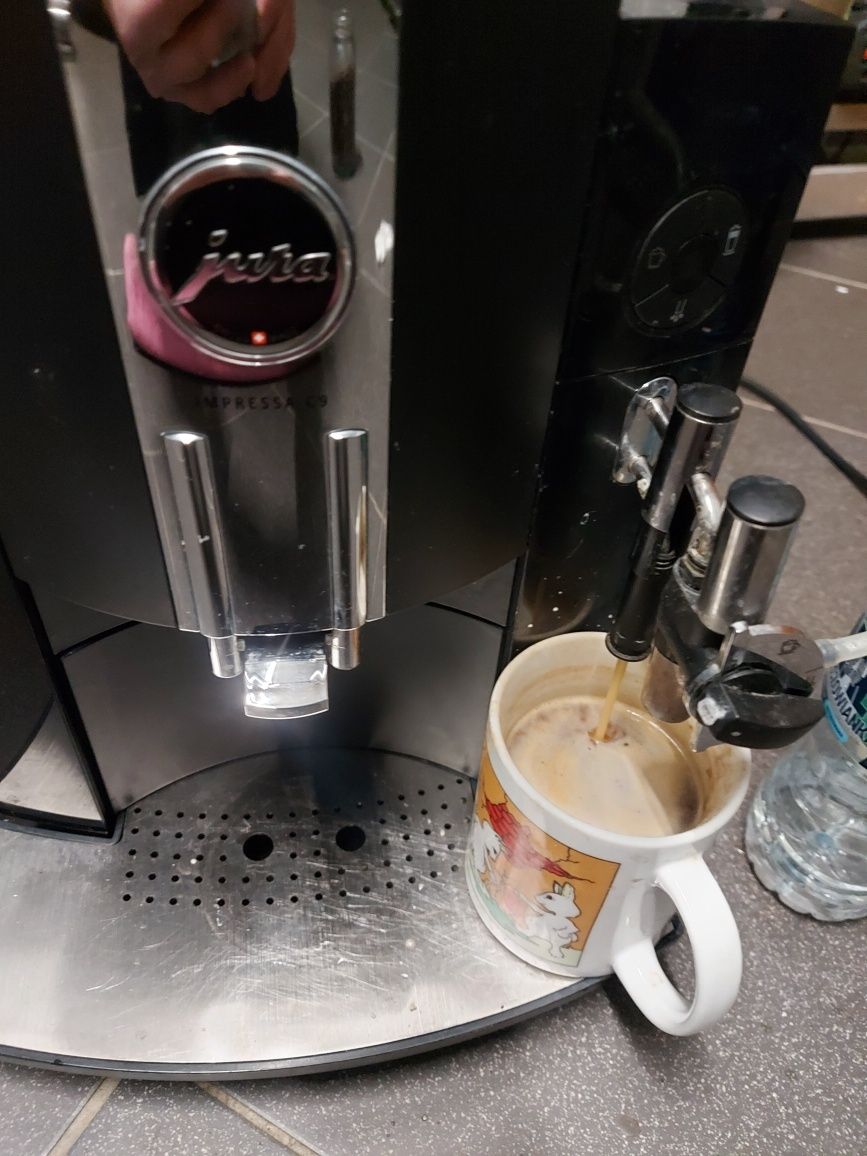 JURA C9 one touch, tylko 7 tyś. kaw ekspres ciśnieniowy do kawy