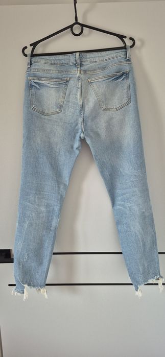 Jeansy Zara z przetarciami rozm. 38 stan idealny