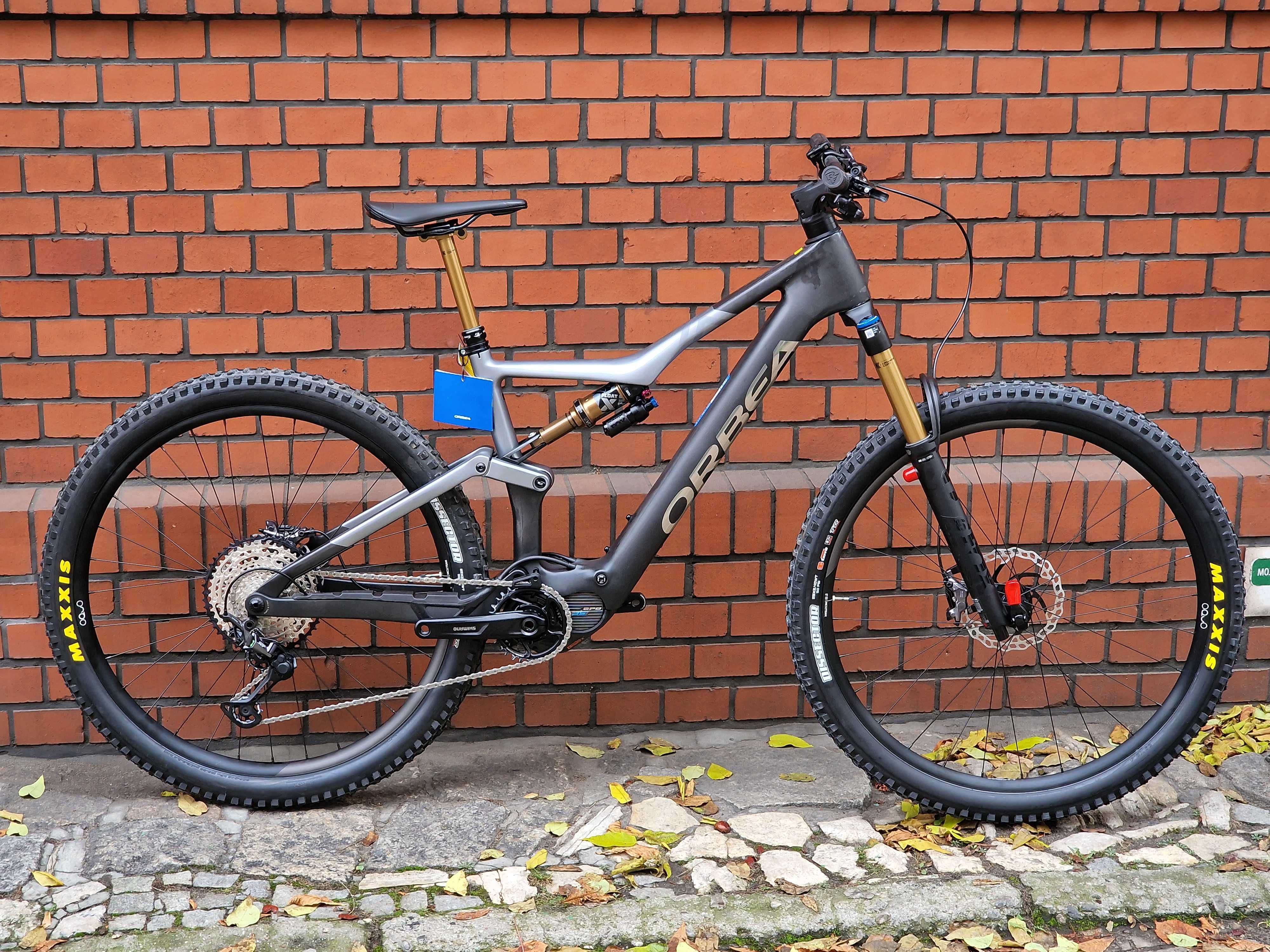 ORBEA RISE M10 '24,  M, L, XL 540Wh,opcja 792 Wh,  Carbon, Rabat
