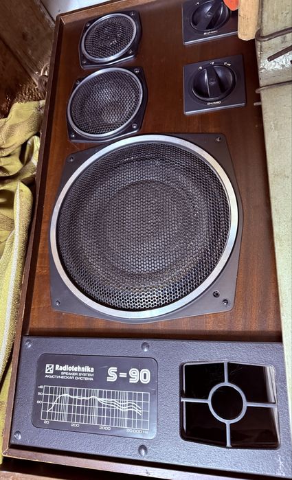 Акустична система Radiotehnika S90 та посилював до системи