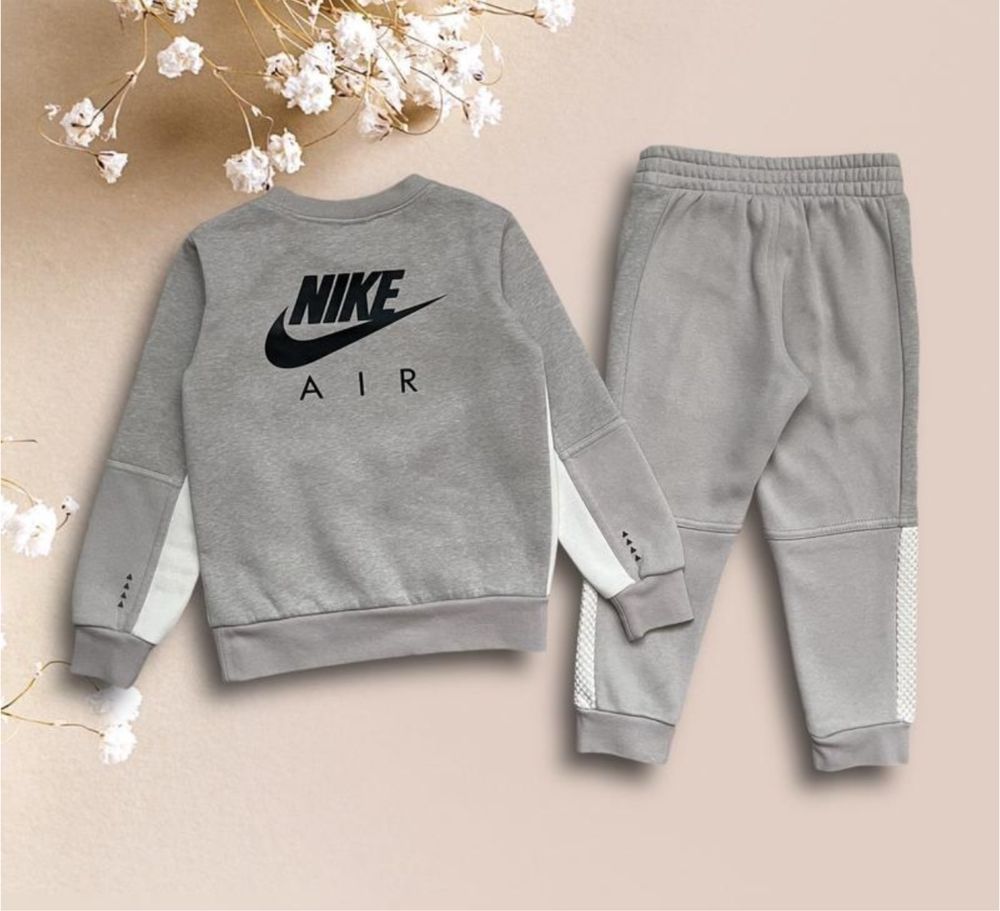 Теплий спортивний костюм Nike оригінал на хлопчика 3/4 роки